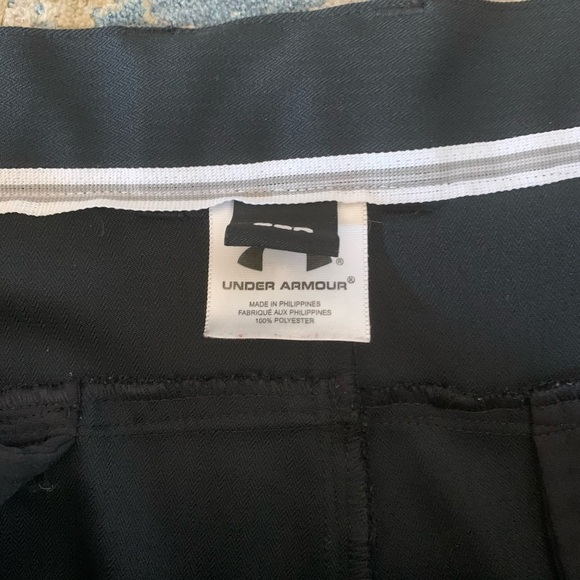 Under Armour black golf shorts size 38R - Picture 5 of 9